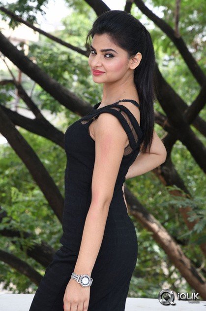 Kamna-Ranawat-Interview-About-Selfie-Raja